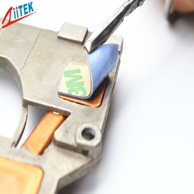TIF130-20-05S ตัวเติมความร้อนแบบ Thermal Gap 2.0 W / mK แผ่นปิดช่องซิลิโคนสีน้ำเงินอ่อนนุ่มพิเศษ -50 ถึง 200 ℃