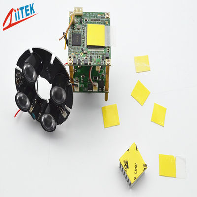 แผ่นความหนา 3 มม. ช่องป้อนฟิลเลอร์แบบความร้อน 3mmT Ziitek TIF4120 สำหรับที่จัดเก็บความร้อนได้ที่หน้าจอ LED BLU แบบ LED