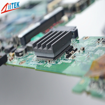 การนำความร้อนที่มีประสิทธิภาพสูง 1.2 W/MK ความร้อนแผ่นความร้อนทนความร้อนสำหรับแล็ปท็อปฮีทซิงค์ซีพียู GPU SSD IC LED เย็น